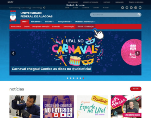Pessoa verificando endereço de página antes de fazer cadastro online